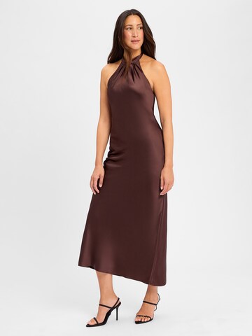 Marie Lund Evening Dress in Brown: front