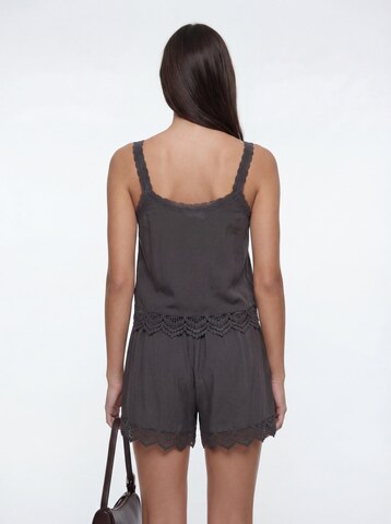 Haut 'Ruth' studioselect en noir
