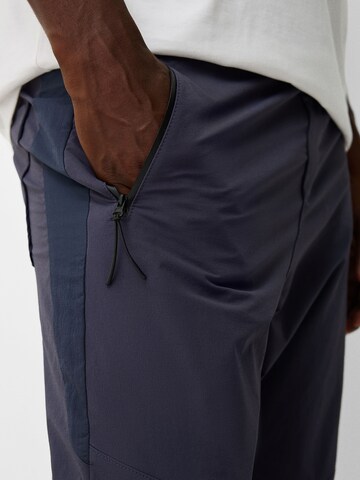 Regular Pantalon Bershka en bleu