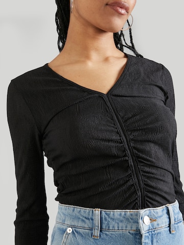 Gina Tricot Koszulka 'Lexie' w kolorze czarny