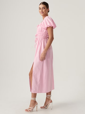 The Fated Dress 'MARLY' in Pink
