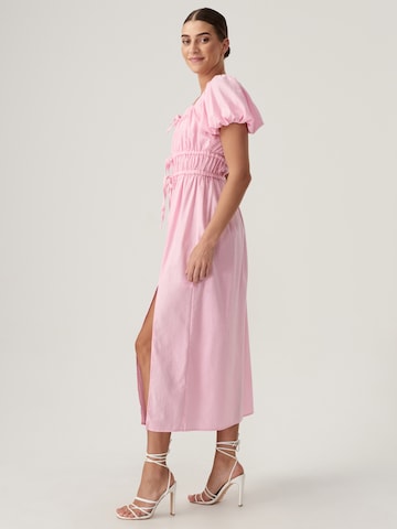 Robe 'MARLY' The Fated en rose