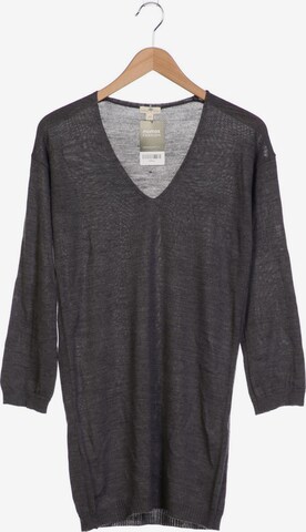 Grüne Erde Sweater & Cardigan in S in Grey: front