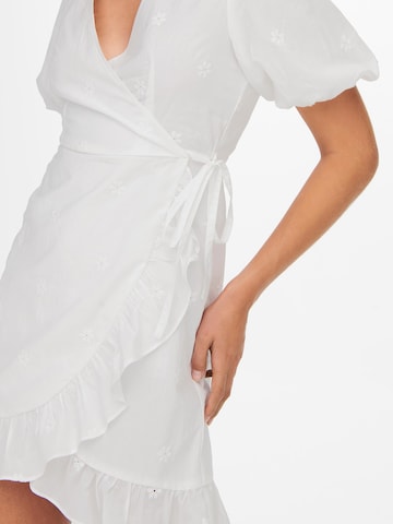 Robe 'Serra' ONLY en blanc