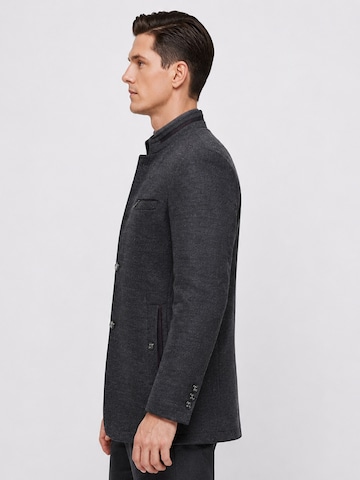 Cappotto invernale 'Eiskante' di ALLTHEMEN in grigio