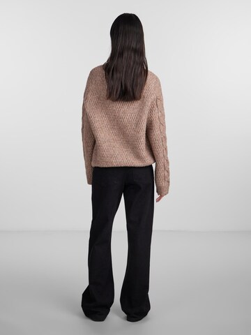 PIECES Sweter 'Nina' w kolorze brązowy