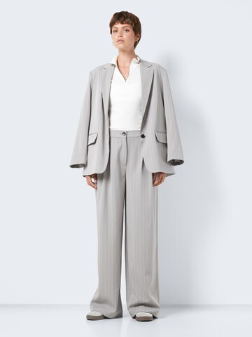Noisy may Loose fit Pleat-front trousers 'VERA' in Grey