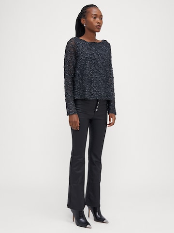 Only Petite Расклешенный Штаны 'ONLBLUSH-GOSH' в Черный