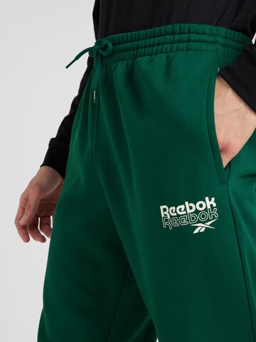 Regular Pantalon Reebok en vert