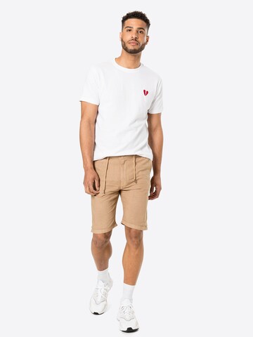 !Solid Regular Shorts in Beige