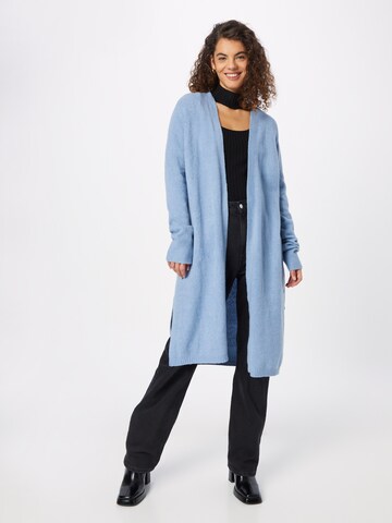 Cardigan TAIFUN en bleu : devant