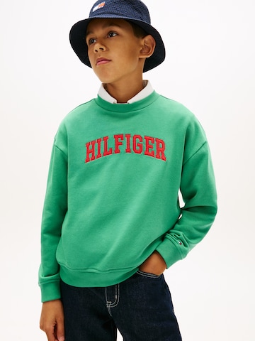 TOMMY HILFIGER Tréning póló 'VARSITY' - zöld: elől