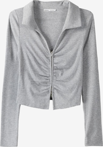 Bershka Strickjacke in Grau: predná strana