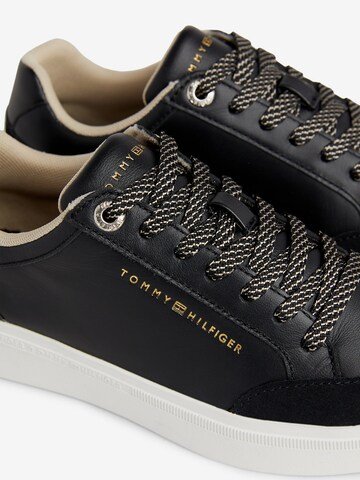 TOMMY HILFIGER Sneaker low in Schwarz