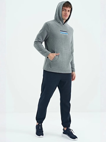 Tommy Life Sweatshirts in Grau
