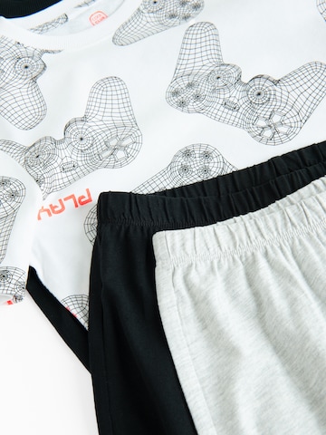 Set di Cool Club in colori misti