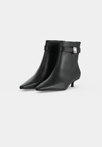 Calvin Klein Боти до глезена в черно