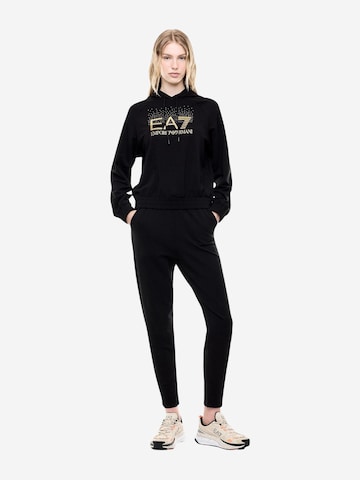 EA7 Emporio Armani Regular Sportbyxa i svart: framsida
