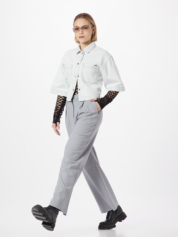 WEEKDAY Loose fit Pleat-front trousers 'Lilah' in Grey