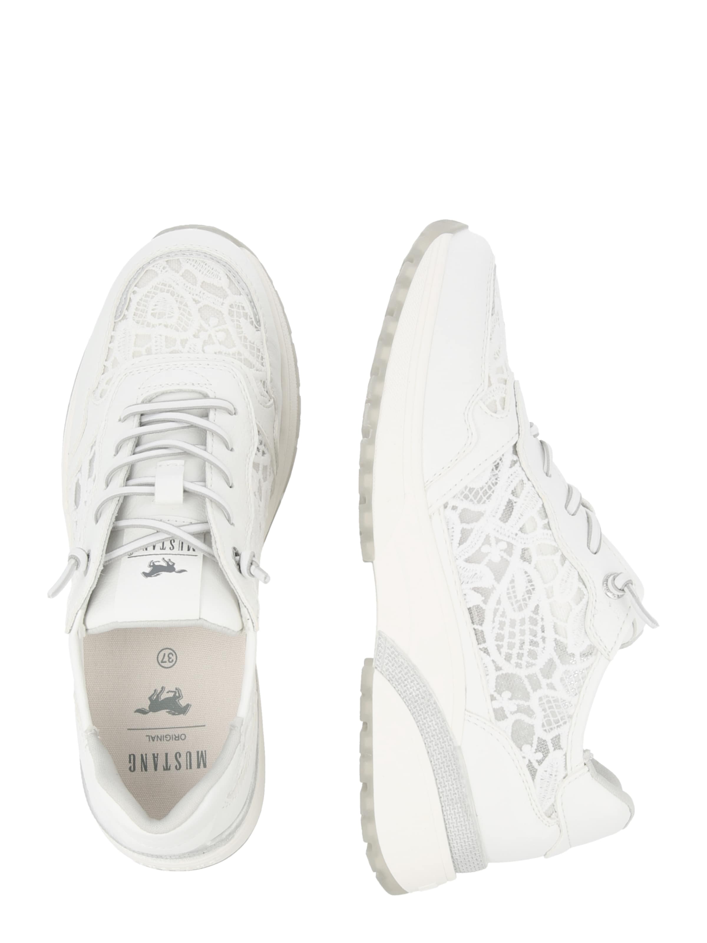 MUSTANG Σνίκερ χαμηλό σε λευκό