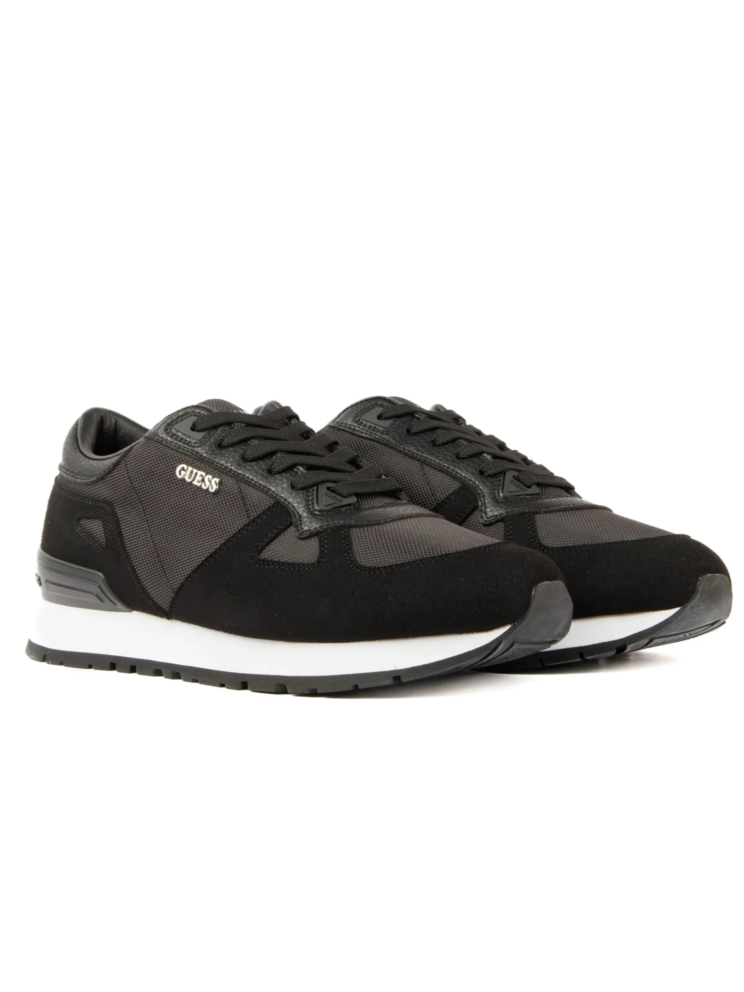 GUESS - Zapatos con cordón 'Tresa' en negro
