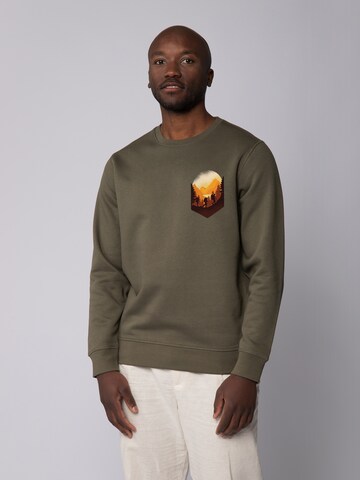 Watapparel Sweatshirt 'Hiking in the mountains' in Groen: voorkant