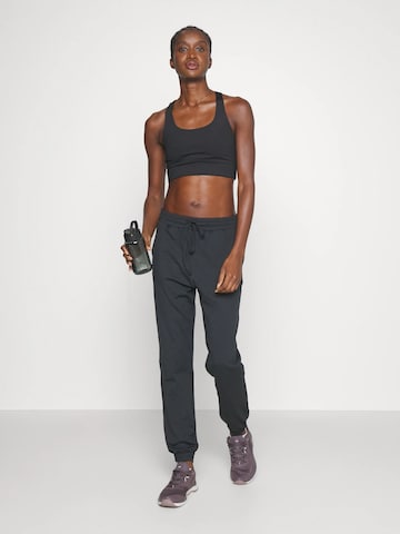 Girlfriend Collective Bustier Sport bh ' Paloma ' in Zwart