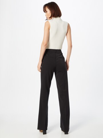 Regular Pantalon à plis Sisley en noir