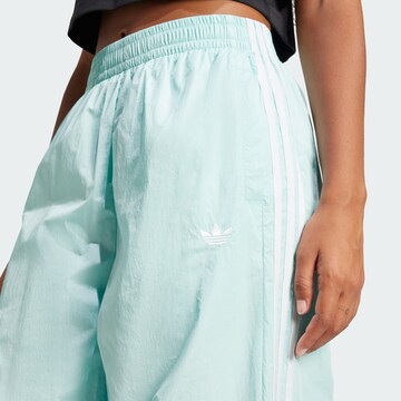 ADIDAS ORIGINALS Loosefit Nadrág 'Adicolor Teamgeist' - kék