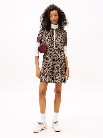Tommy Jeans Dress in Brown: front