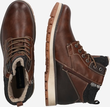 TOM TAILOR - Botas com atacadores em castanho