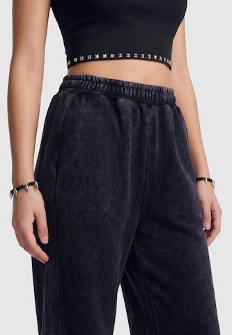 myMo ROCKS - Loosefit Calças em preto