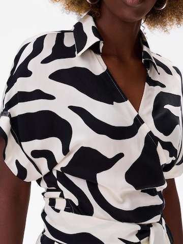 Blue Shadow Blouse in Beige