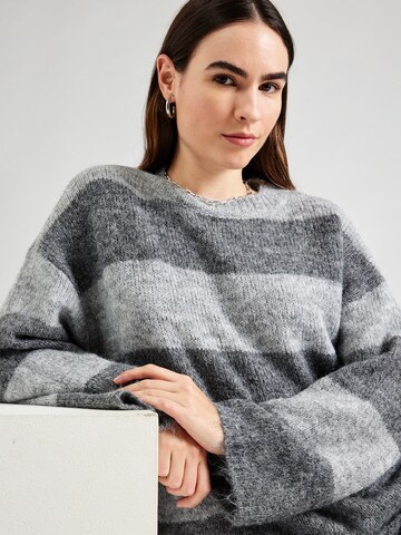 Pullover extra large 'NMSUTTON' di Noisy may in grigio