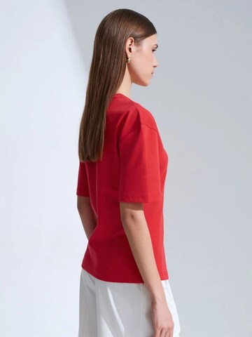 Maglietta di Dilvin in rosso