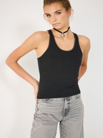 No Matter What Top in Zwart: voorkant