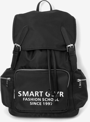 Gulliver Backpack in Black: front