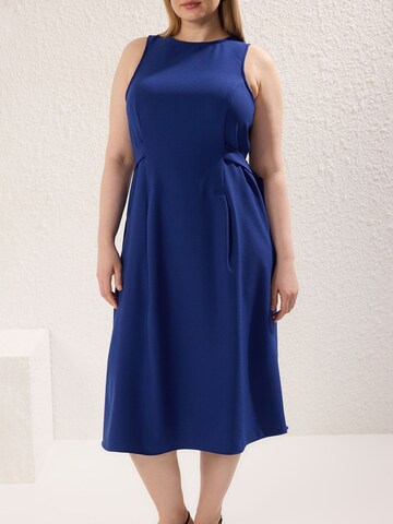 Trendyol Curve Dress in Blue