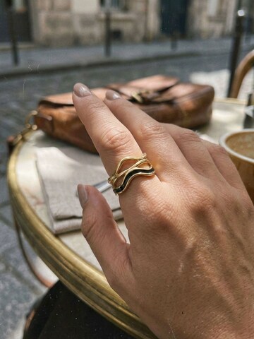 Nemomatheo Ring 'Tidal Wave' in Gold