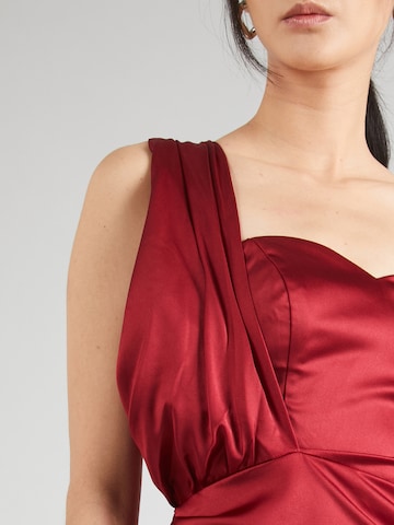 Robe de soirée Unique en rouge