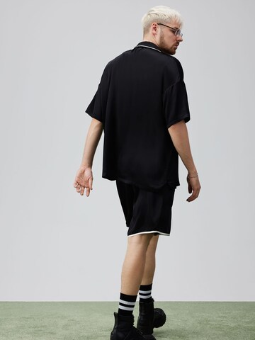 ABOUT YOU x Rewinside Regular fit Πουκάμισο 'Yasin' σε μαύρο
