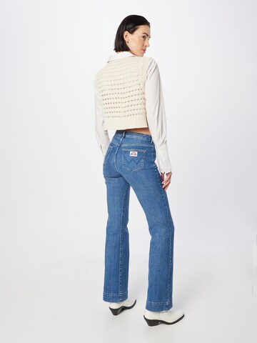 WRANGLER Flared Jeans in Blau