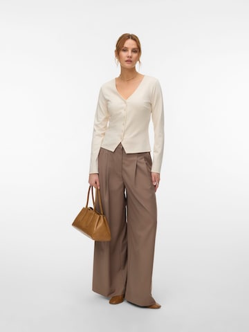 VERO MODA Wide leg Pleat-front trousers 'VMNikki' in Beige