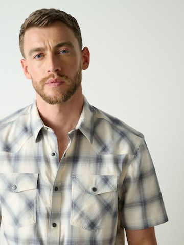 Next - Ajuste regular Camisa en azul