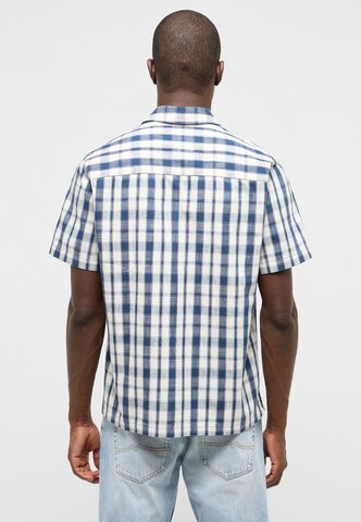 MUSTANG Regular fit Button Up Shirt in Blue