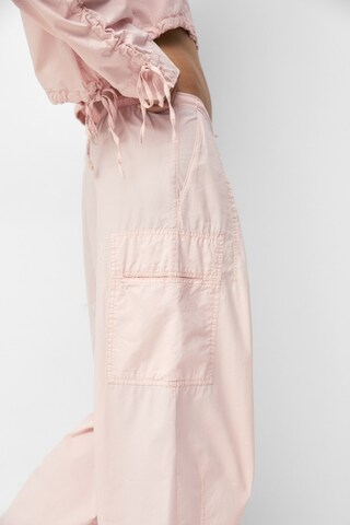 Pull&Bear Ohlapna forma Kargo hlače | roza barva