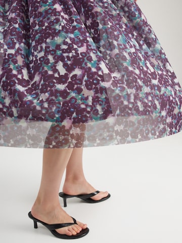 Rich & Royal - Vestido en lila