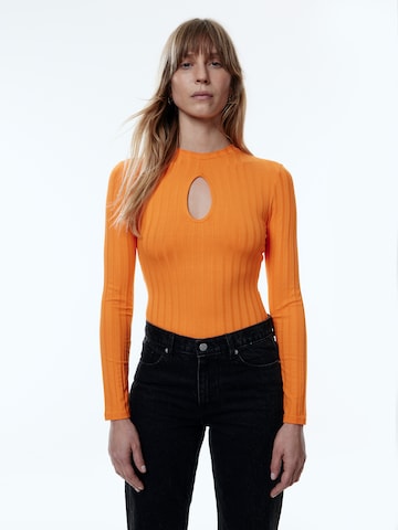 EDITED T-shirt 'Charlot' i orange: framsida