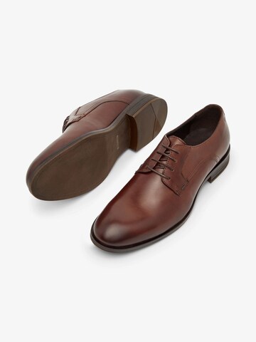 Bianco Lace-Up Shoes in Brown