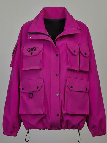 QWX2 Funktionsjacke 'Oversized Softshell Jacket – Structured / Weather-Resistant'‌‌‌‌ in Pink: Vorderseite